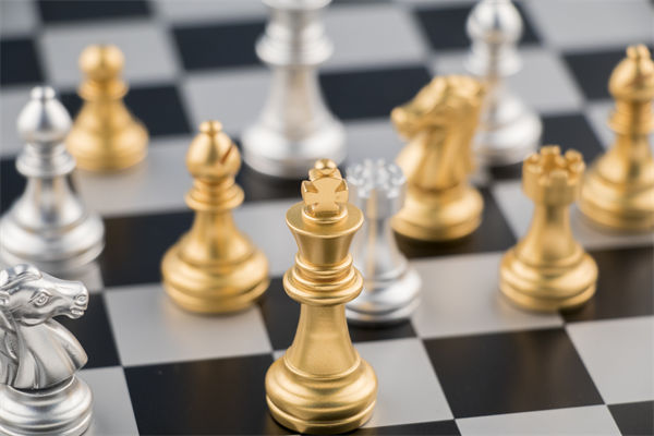 如何評估戰略規劃的成效，並進行適時調整與優化（huà）？