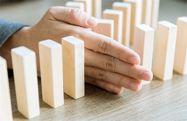 在年度經營計（jì）劃中，如何有效識別並應對潛在風（fēng）險？