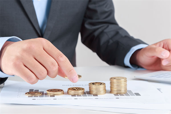 劉強東自購8萬盒巧（qiǎo）克力贈員工，對薪（xīn）酬管理的啟示