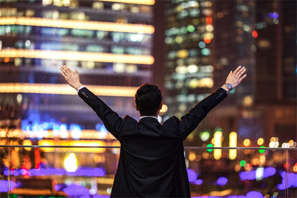 行業薪酬競爭激烈，企業怎（zěn）樣優化薪酬（chóu）吸引頂尖人（rén）才？