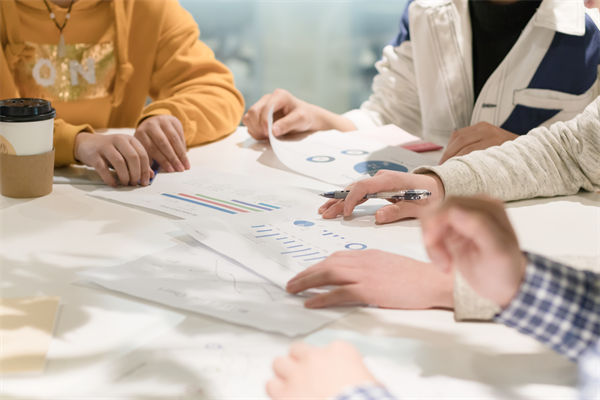 員工（gōng）培訓無效、成長（zhǎng）慢，人力資源管理怎樣定製高效方案？