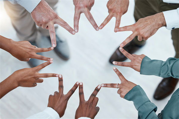 特朗普政（zhèng）府禁止哈佛大學（xué）招收國際生，企業文化怎（zěn）麽看？