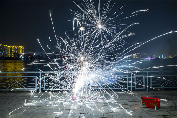 精益生產分（fèn）析：湖南一花炮廠爆炸，現場升起（qǐ）蘑菇雲