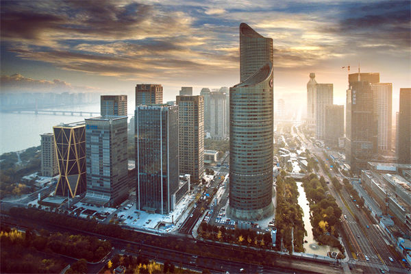 市場突變計劃失（shī）效，年度計劃如何靈活應對突發情況？