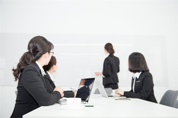 人力資源該管控還是賦能？多數企業都踩錯了管理節奏（zòu）！