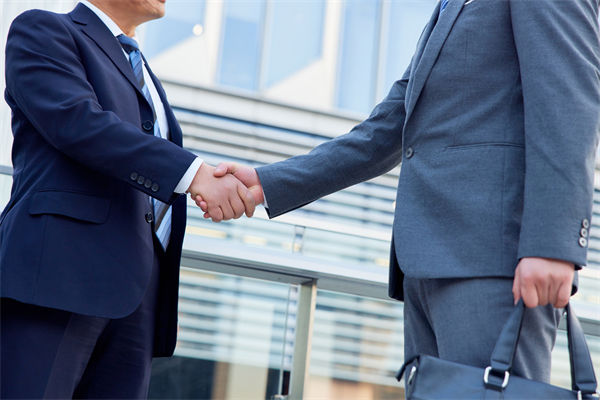 29歲女演員回應在餐廳當（dāng）服務員，人力資源怎麽看？