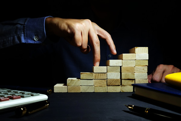 國內企業管理谘詢推薦公司，能助企業落地實戰（zhàn）的有哪些？