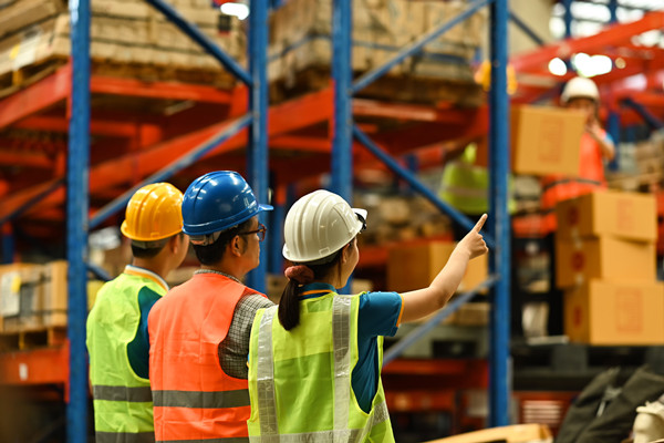 濟南企業管理谘詢公司哪家好，能提供駐廠落地服務麽？